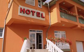 Nimród Hotel és Ètterem